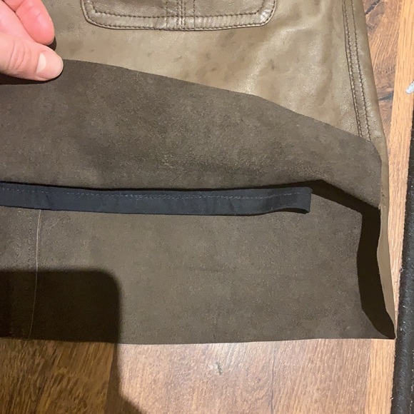 Brand new, never been worn. 100% lamb skin leather skirt. - Picture 2 of 5